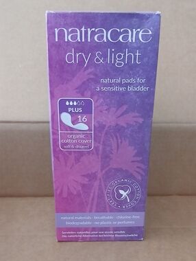 Natracare Dry and Light Organic Pads Purple plus qty in pack 16 nwt